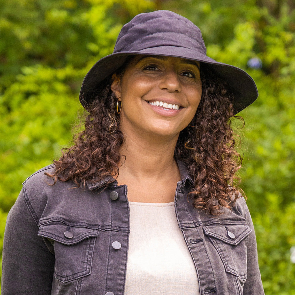  Emilia Cloche Hat - Black