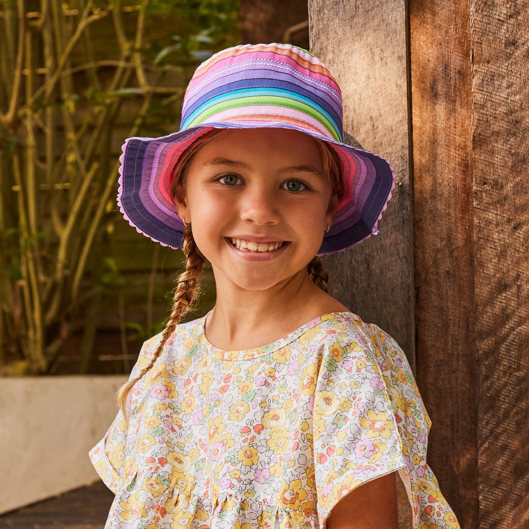  Olivia Bucket Hat - Rainbow