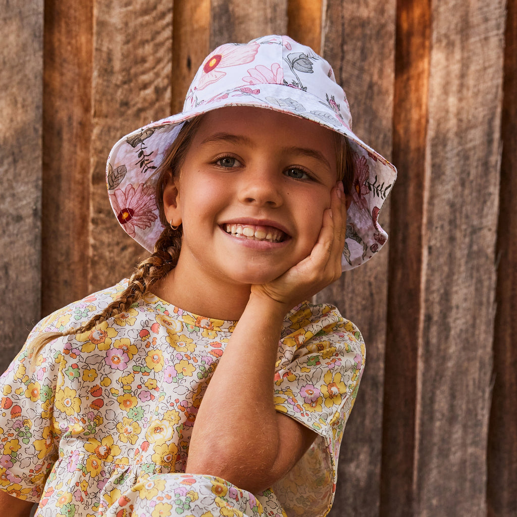  Blair Bucket Hat - White Flower