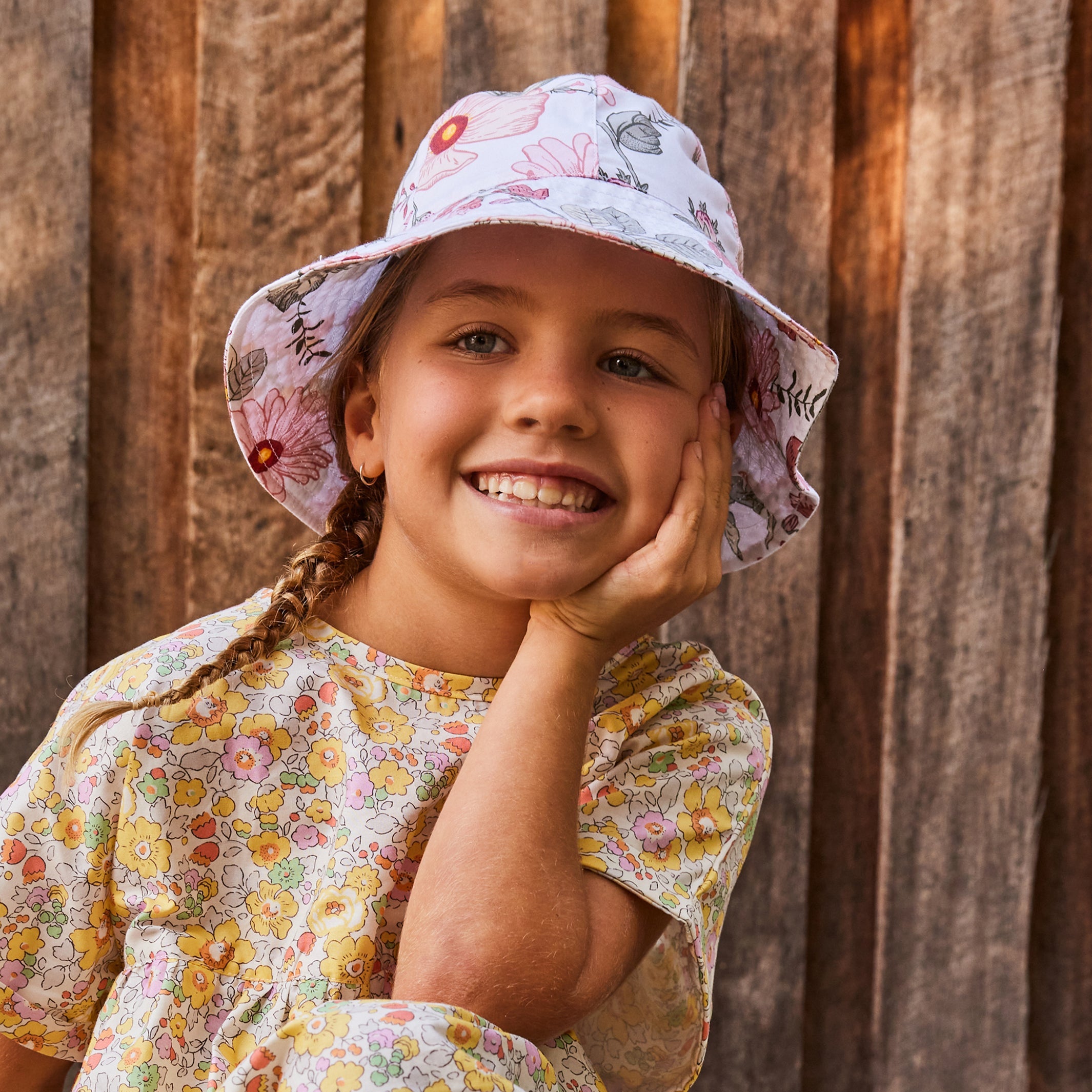 Blair Bucket Hat - White Flower