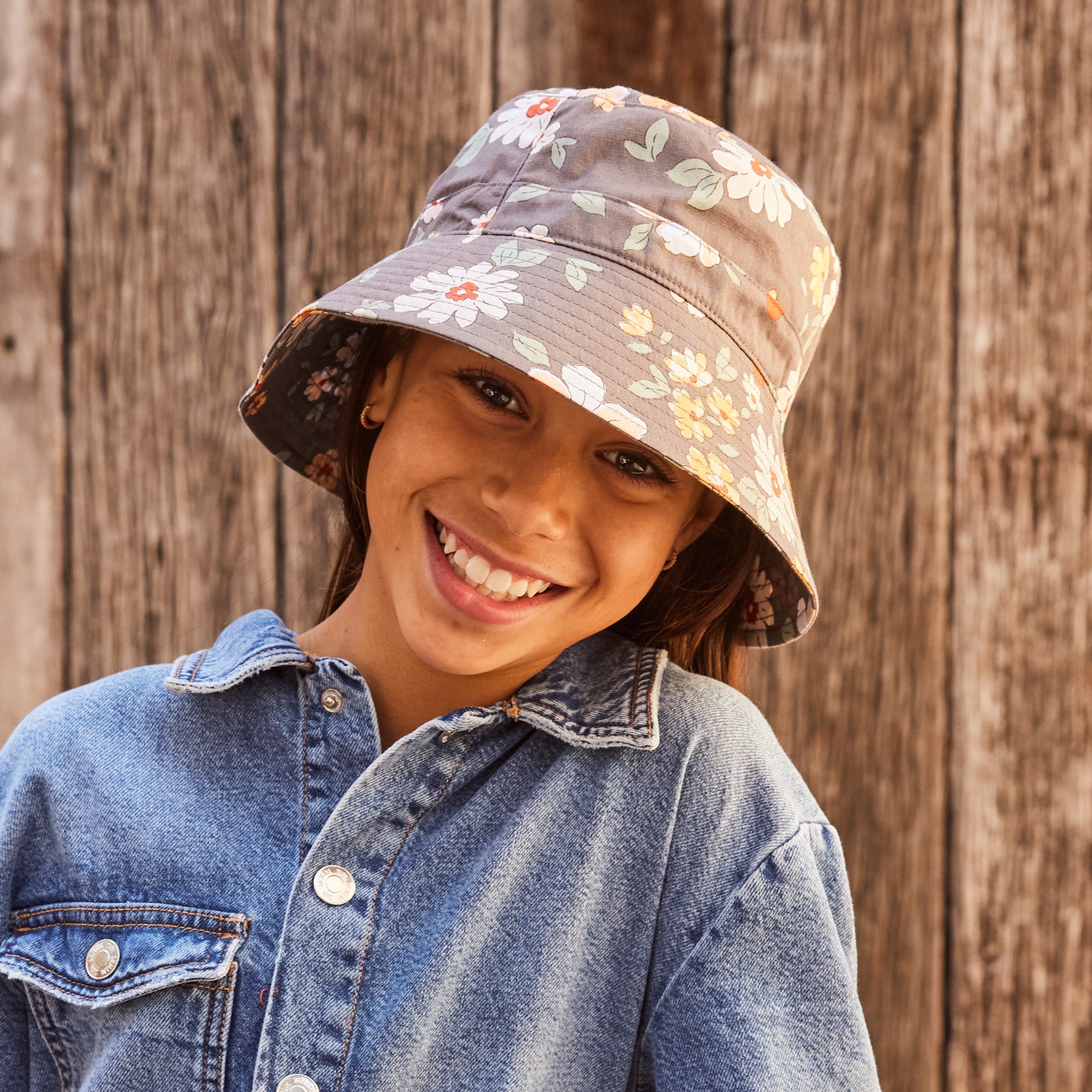  Dora Bucket Hat - Grey Flowers