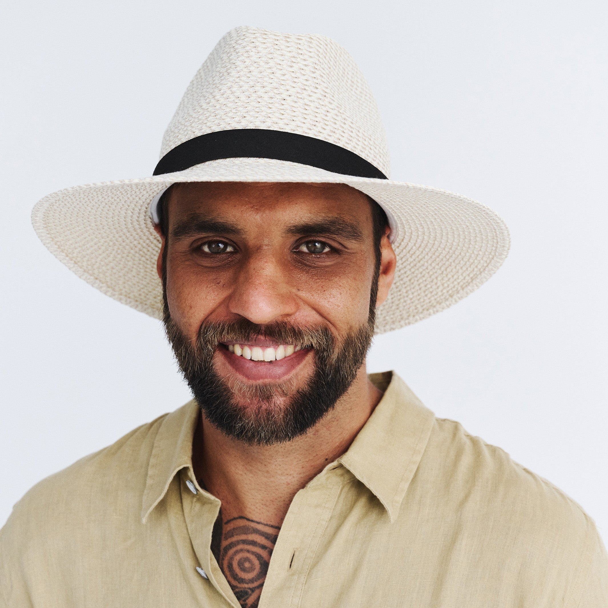 Outback Lightweight Fedora Hat - Ivory/Black